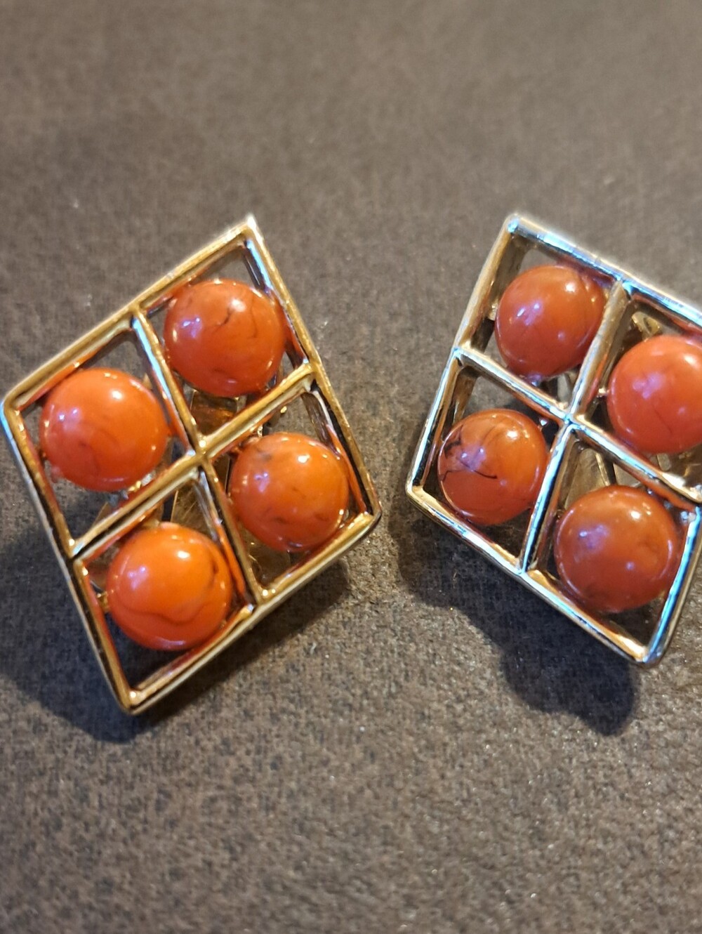 Vtg KRAMER Coral Orange Bead Diamond Shaped W-Gold Tones Clip Earrings